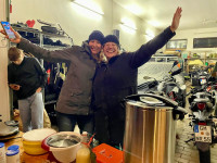 /album/oberbreidenbach-2024/warten-auf-das-christkind-am-dorfhaus-3-jpg/